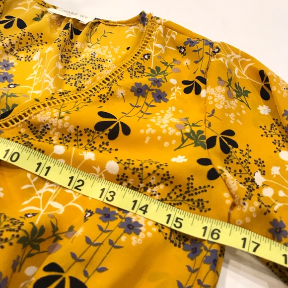 🐝 Sienna Sky Yellow Side Tie Blouse - XS 🐝 - Picture 5 of 8